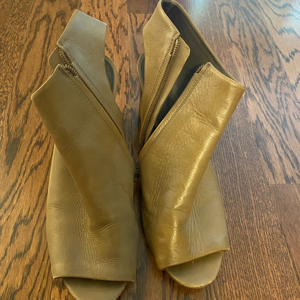 Tory Burch shoes